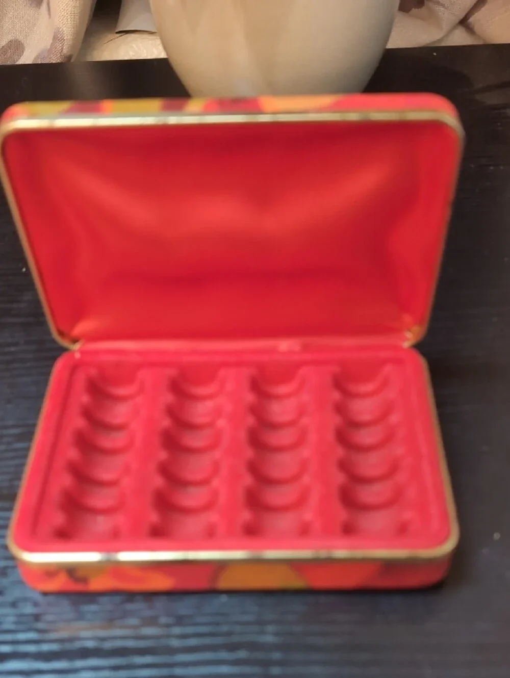 Floral Pattern Compact Ring Case - Red/Gold
